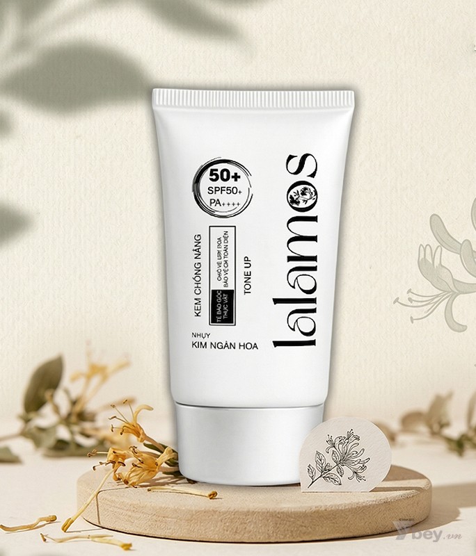 Kem chống nắng Lalamos SPF 50+ PA++++ 50ml - nâng tone, dưỡng ẩm và bảo vệ da hiệu quả