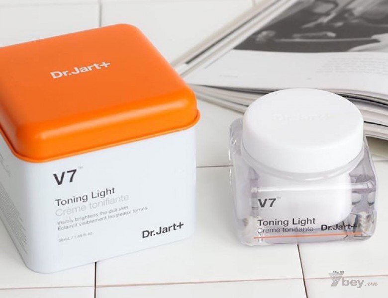 Kem dưỡng trắng và tái tạo da Dr.Jart + V7 Toning Light 50ml